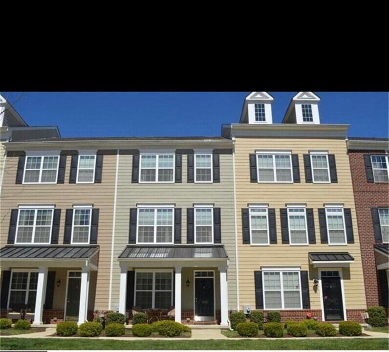 1081 Worth Ln in Claymont, DE - Building Photo