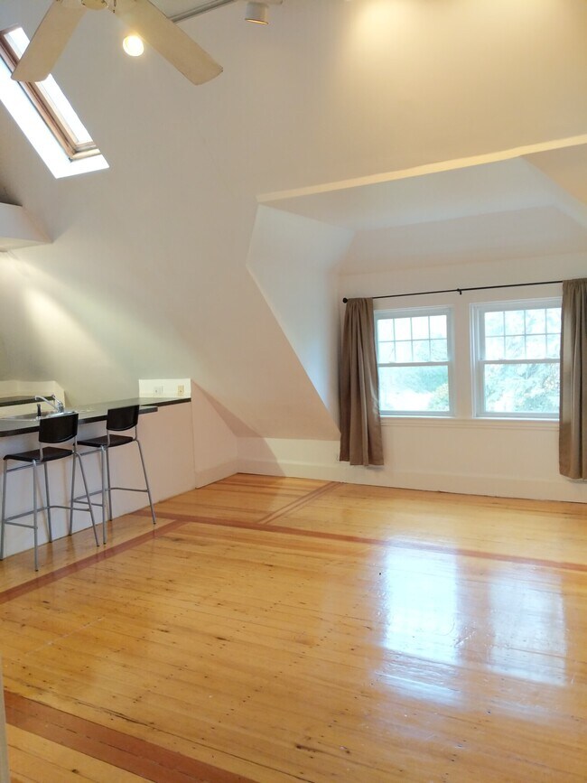 183 Babcock St, Unit A3 in Brookline, MA - Building Photo - Building Photo