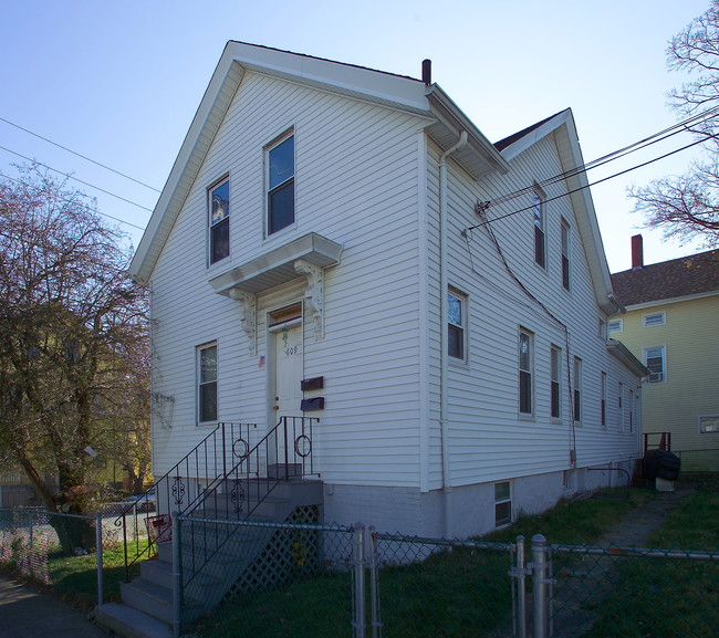 609 Cherry St in Fall River, MA - Building Photo - Building Photo