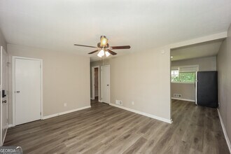 8904 Channing Dr in Jonesboro, GA - Building Photo - Building Photo