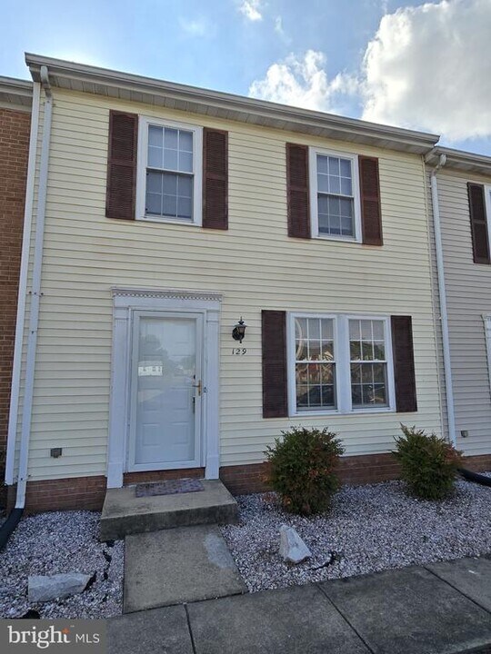 129 La Grange Ave in La Plata, MD - Building Photo