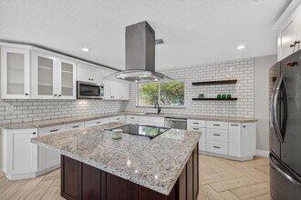 1460 NE 57th Ct in Fort Lauderdale, FL - Building Photo - Building Photo