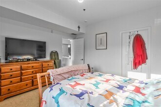 10 Hill Grove Point in Winnipeg, MB - Building Photo - Building Photo