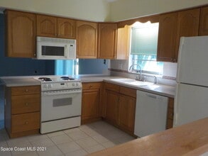 520 Avondale Rd NE in Palm Bay, FL - Building Photo - Building Photo