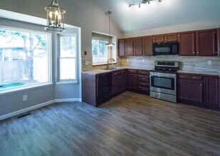 3320 Richmond Dr in Colorado Springs, CO - Building Photo - Building Photo