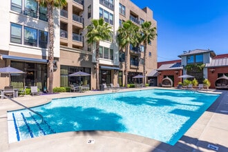 LINQ Midtown in Sacramento, CA - Building Photo - Building Photo