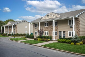 Fairfield Courtyard at Bayport in Bayport, NY - Building Photo - Building Photo