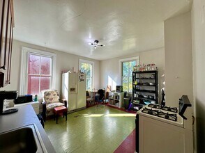 2369 Victor St in Cincinnati, OH - Building Photo - Building Photo