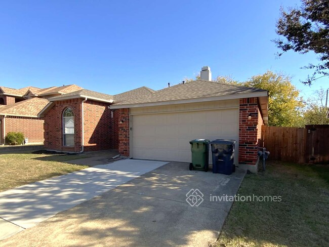 5225 Rio Bravo Dr in Arlington, TX - Foto de edificio - Building Photo