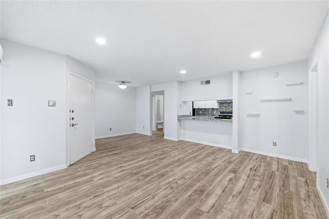 12482 Abrams Rd in Dallas, TX - Building Photo - Building Photo