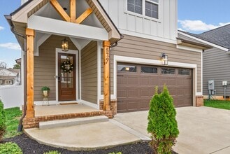 579 Centre St in Pleasant View, TN - Building Photo - Building Photo