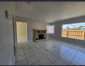 21 Mountain Dr, Unit 21 in Babson Park, FL - Foto de edificio - Building Photo