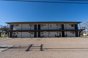 1910 E Crest Dr in Waco, TX - Building Photo