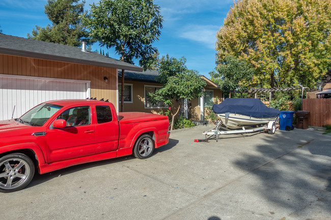 1740 Menlo Ave in Napa, CA - Building Photo - Other