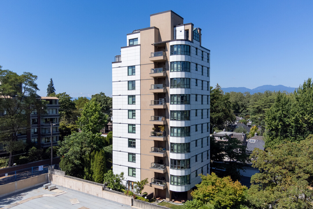 Chelsea Court in Vancouver, BC - Building Photo