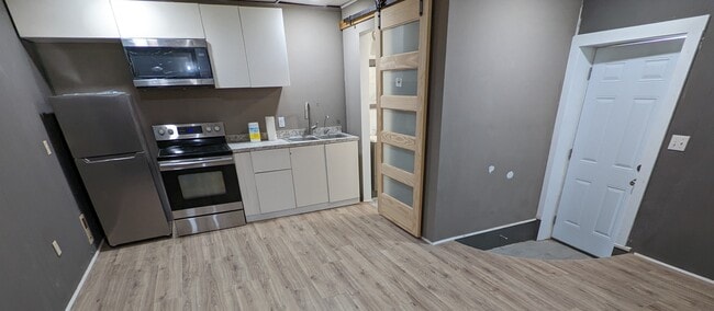 920 Kinzler Ave, Unit B in Lancaster, OH - Foto de edificio - Building Photo