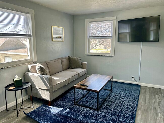 614 N Morrison St, Unit 2
