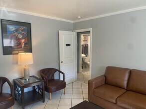 810 Clarendon St in Durham, NC - Foto de edificio - Building Photo