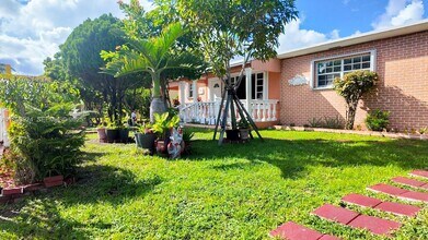 3235 NW 80th Terrace in Miami, FL - Building Photo - Building Photo