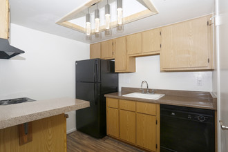 Windsprings Apartments in Phoenix, AZ - Building Photo - Interior Photo