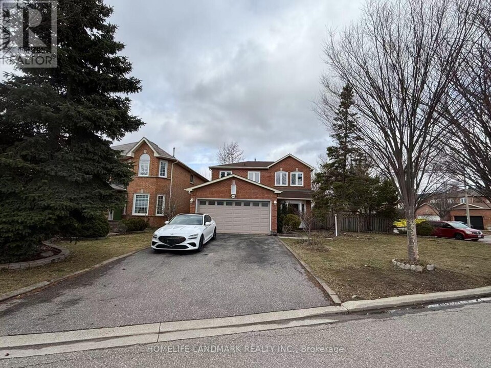 6064 Gemini Crescent in Mississauga, ON - Building Photo