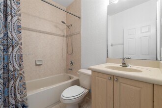 1406 SE 26th Ct in Homestead, FL - Foto de edificio - Building Photo