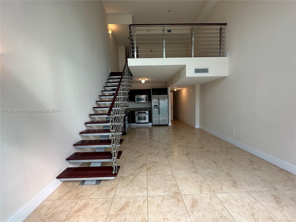 41 SE 5th St, Unit 1714 in Miami, FL - Building Photo