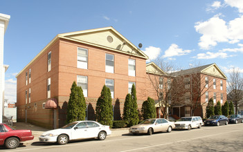 249 Pine St in Manchester, NH - Foto de edificio - Building Photo