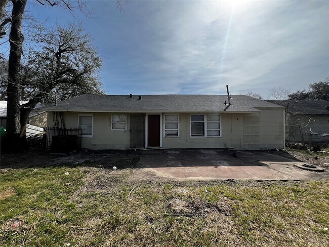 5815 Southseas St in Houston, TX - Building Photo - Building Photo