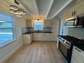 510 Sierra Pl in El Segundo, CA - Foto de edificio - Building Photo