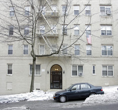 530 E 236th in Bronx, NY - Foto de edificio - Building Photo