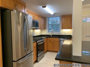 172 Thornton Rd in Brookline, MA - Building Photo - Building Photo