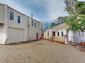 1107 N Arthur St in Kennewick, WA - Building Photo