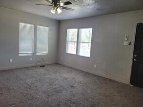 2404 Avenue U in Lubbock, TX - Foto de edificio - Building Photo