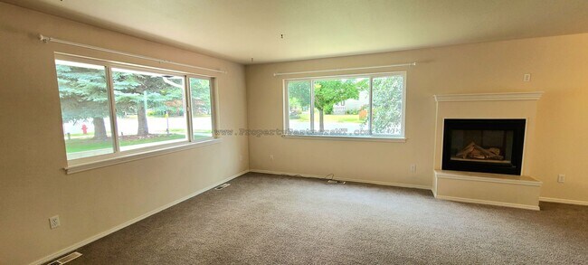 2619 Annie St in Bozeman, MT - Building Photo - Building Photo