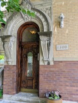 Harris Point Chicago Apartments