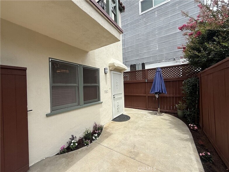2851 E Vista St in Long Beach, CA - Building Photo