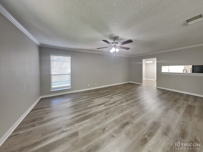 206 Royal Dr in Converse, TX - Building Photo - Building Photo