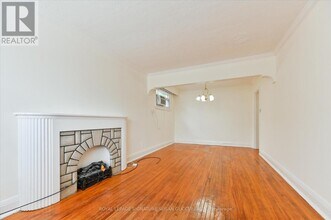 2747 St Clair Ave E in Toronto, ON - Building Photo - Building Photo