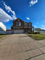 9585 Castle Oaks Dr in Fountain, CO - Building Photo