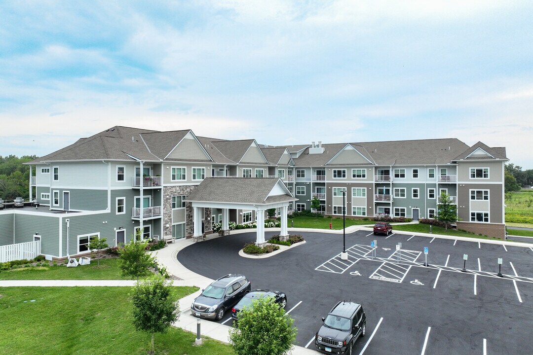 Pleasant Vista Senior Living Community in Annandale, MN - Building Photo