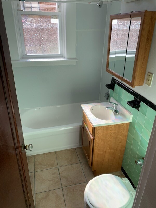 90 Chiswick Rd, Unit 0