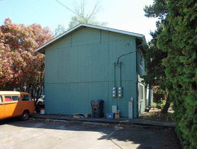 855 SW Washington Ave in Corvallis, OR - Building Photo - Building Photo