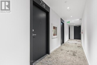 7439 Kingston Rd in Toronto, ON - Building Photo - Building Photo