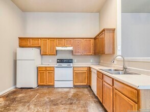 5723 Golf Heights in San Antonio, TX - Building Photo - Building Photo