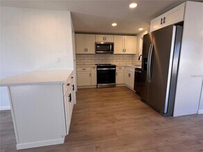 7521 Bougenville Dr in Port Richey, FL - Building Photo - Building Photo
