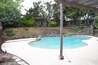 8250 Canyon Oak Dr in Citrus Heights, CA - Building Photo - Building Photo