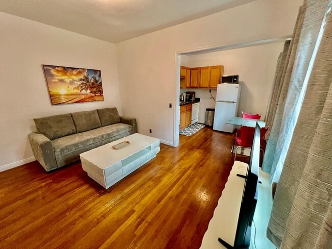 1144 N Hudson Ave, Unit 1144 in Los Angeles, CA - Building Photo - Building Photo