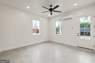 713 Jefferson St in Lagrange, GA - Building Photo - Building Photo