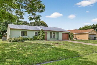 2252 SE Aneci St in Port St. Lucie, FL - Building Photo - Building Photo